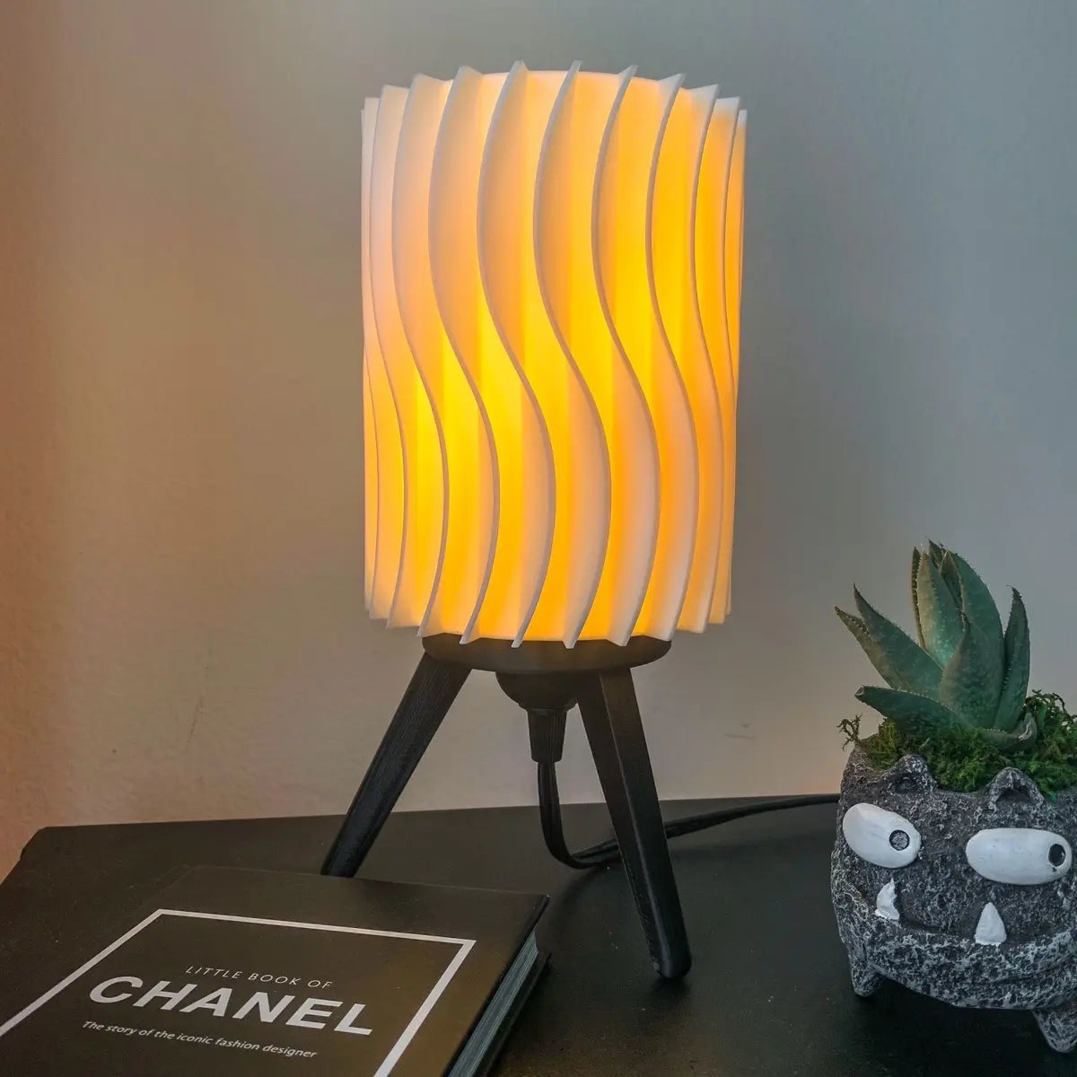 Wave Modern Lamp
